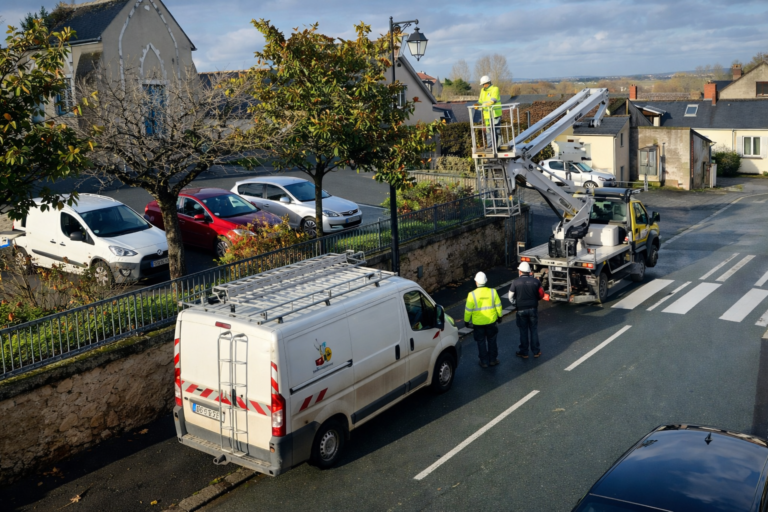 L'Installation des Lumières de Noël à Baugé-en-Anjou et ses communes déléguées