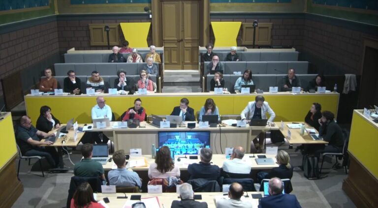 Conseil municipal de Baugé-en-Anjou : urbanisme, école, jeunesse et projets structurants au cœur des décisions